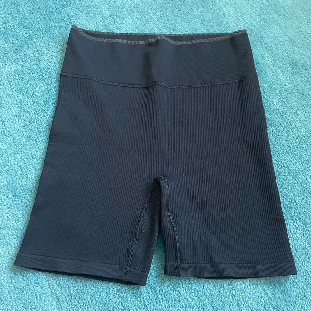 Calvin Klein ribbed bike shorts | L | black